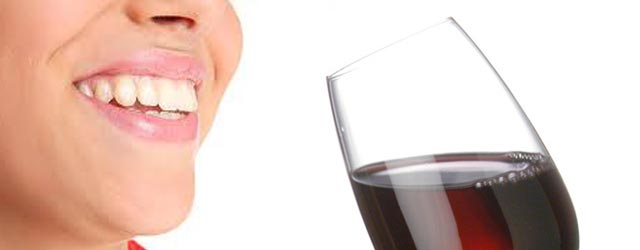 Il vino previene malattie dentali e gengivali