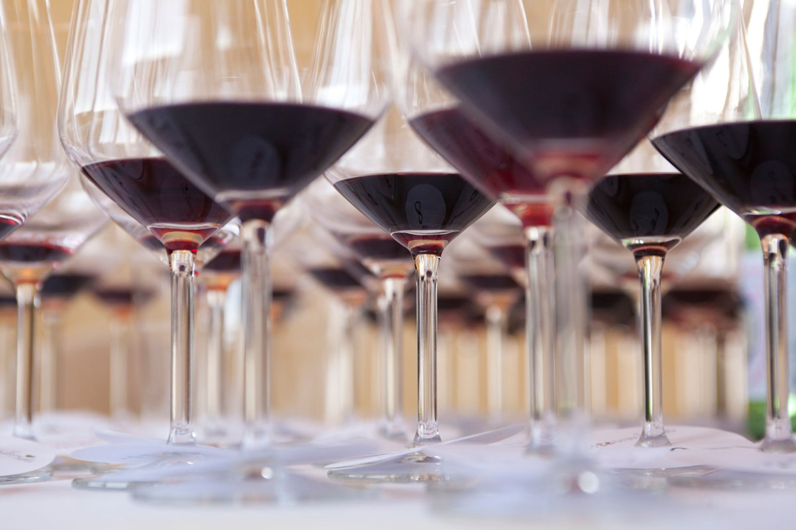 Il vino rosso aiuta contro l'acne