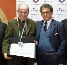 Conte Ferdinando Guicciardini il premio Benemerito della Viticoltura 2019 per la Toscana