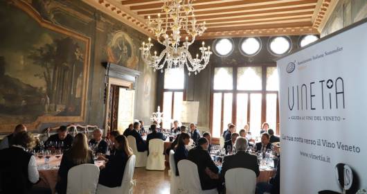 Vinetia.it 2022: AIS Veneto presenta la guida dedicata ai vini veneti