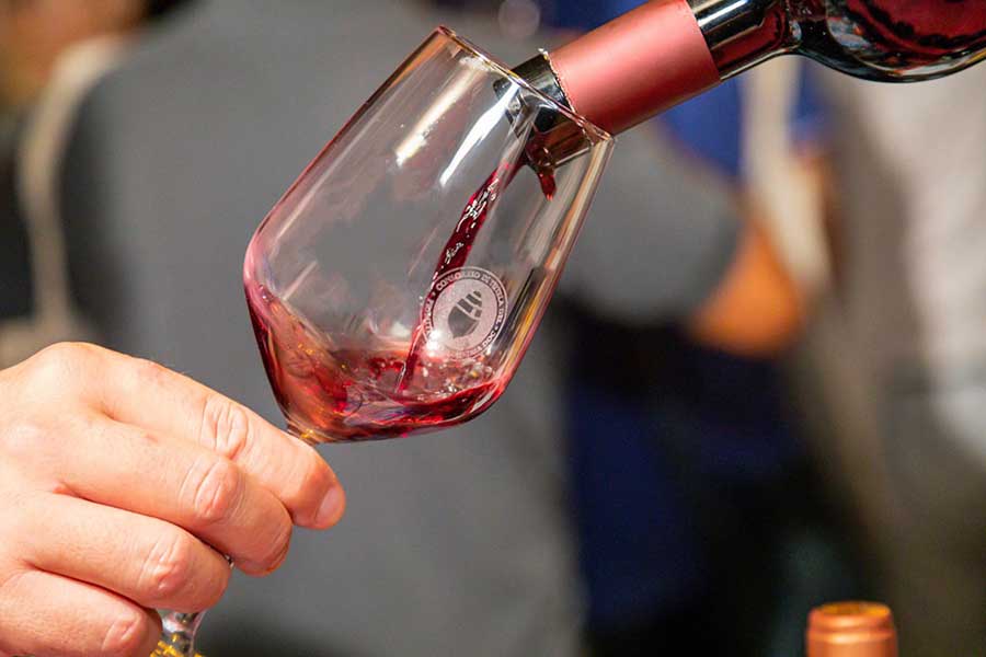 consumo moderato di vino non è cancerogeno: una vittoria italiana e pugliese