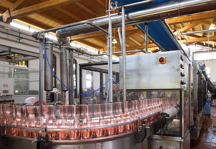 BOTTEGA DENUNCIA SEI BLOCCHI DELLA PRODUZIONE IN DUE MESI