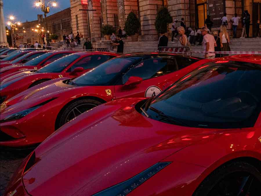 Rocca Sveva wine partner del raduno Ferrari