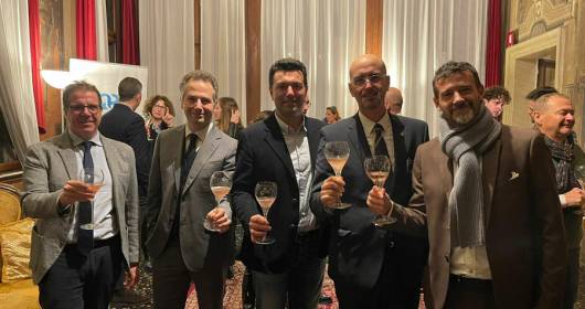 AIS Veneto: rinnovata la partnership con Wine in Venice, il red carpet del vino