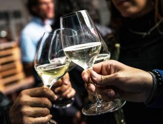 Trend del Vino in Italia: Ripresa dei Consumi e Sfide del Settore