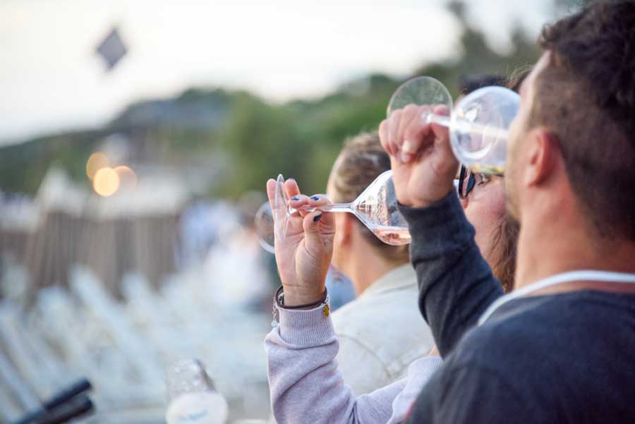 50 cantine di Vini Bagnanti III edizione - 20 giugno Resort Riva degli Etruschi a San Vincenzo 